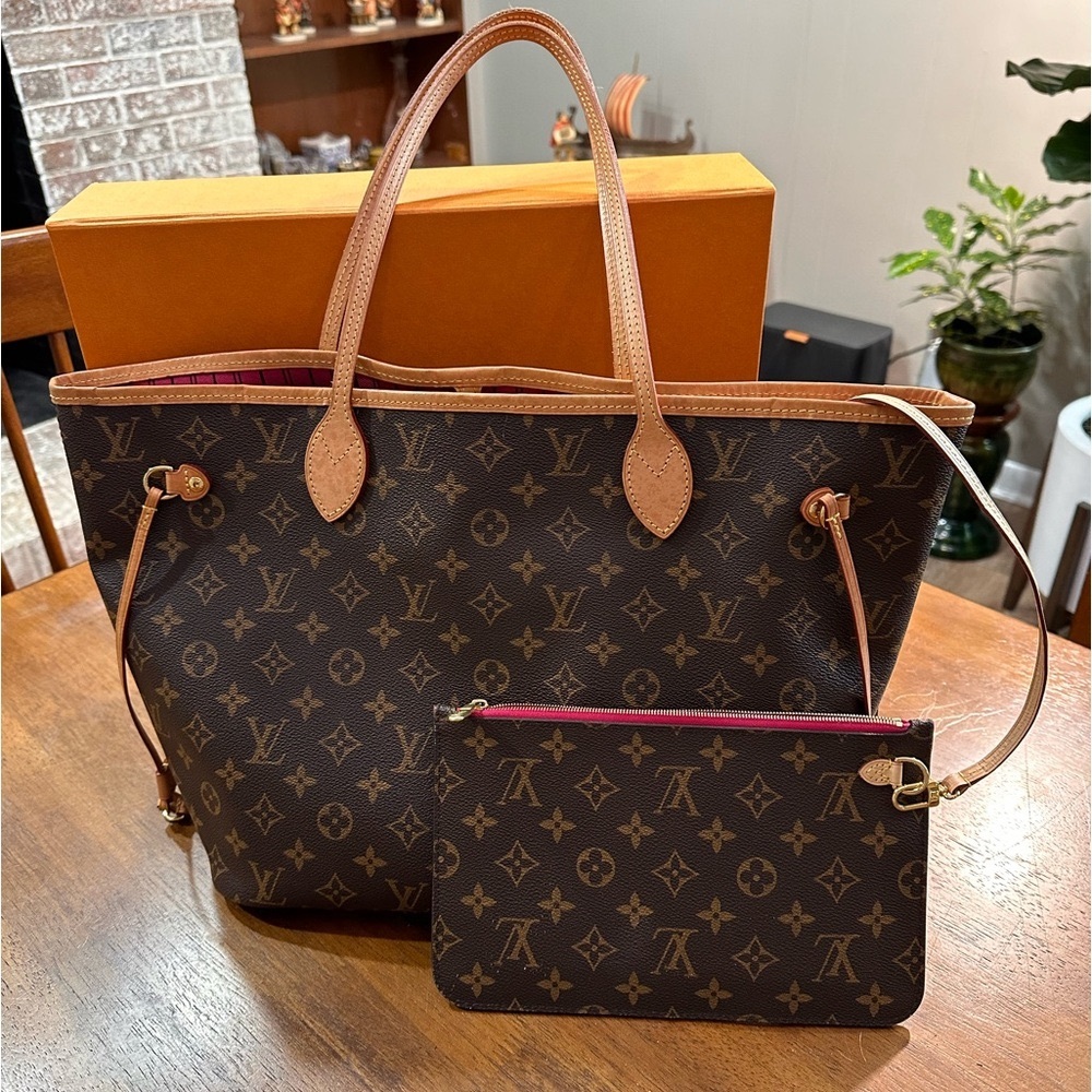Louis Vuitton Neverfull MM Tote